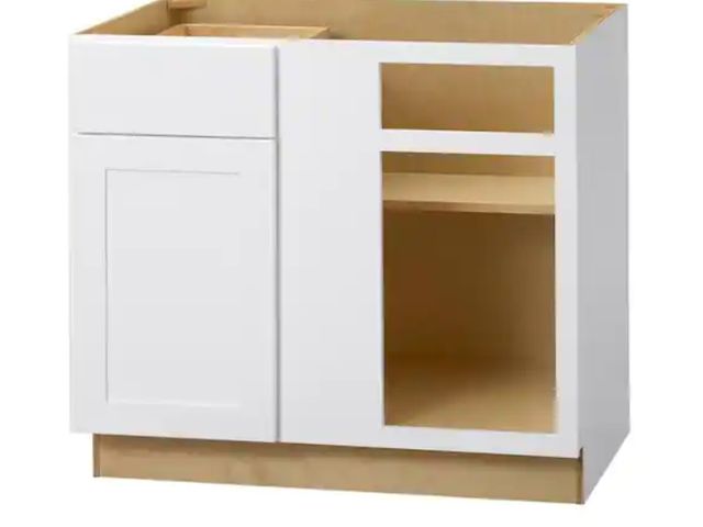 Lot 96-162159 - Hampton Bay
Avondale 36 in. W x 24 in. D x 34.5 in. H Ready to Assemble Plywood Shaker Blind Corner ...