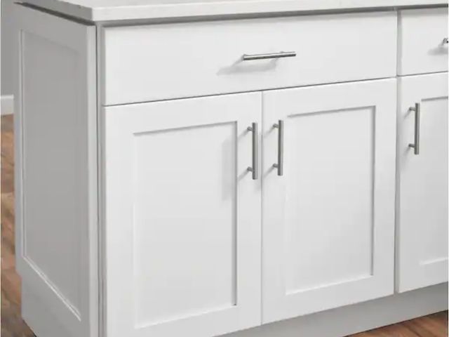 Lot 96-162662 - Hampton Bay
Avondale 30 in. W x 24 in. D x 34.5 in. H Ready to Assemble Plywood Shaker Base Kitchen ...