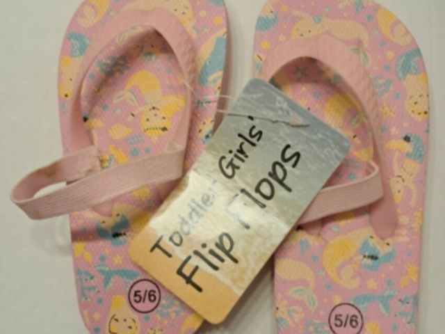 Lot 96-164121 - Mermaid toddler flip flops size 5/6
New