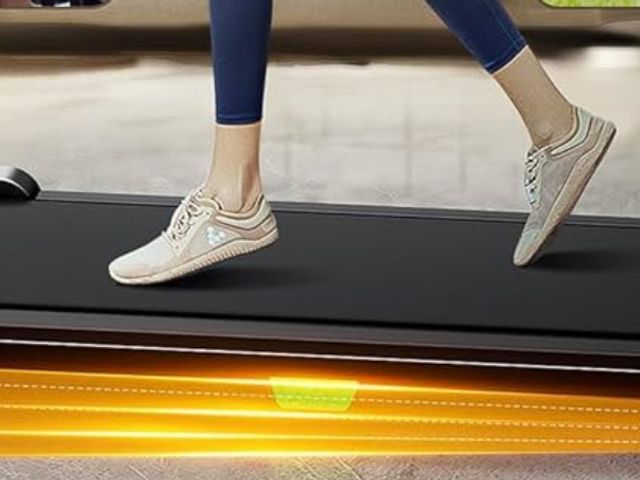 Lot 96-210780 - Walking Pad with Incline, Akluer Incline Treadmills for Home, 2.5 HP Under Desk Treadmill Small with...