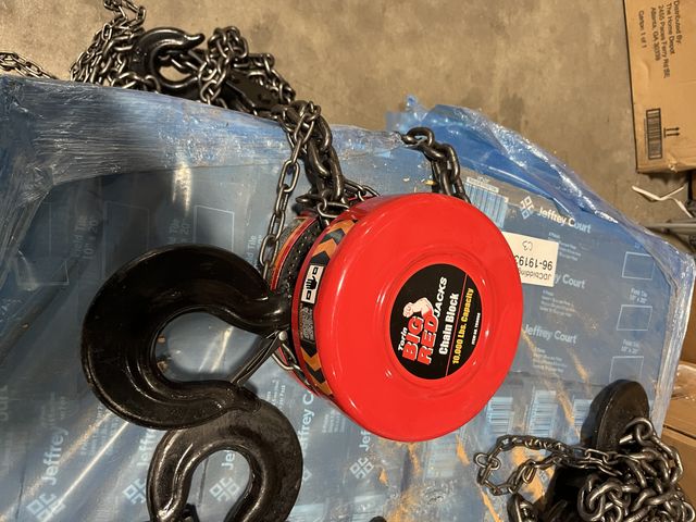 Lot 96-191995 - BIG RED 5 Ton Manual Hand Lift Steel Chain Block Hoist with 2 Hooks,10000lbs Capacity,Red Unused, so...
