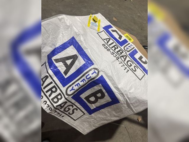 Lot 96-181351 - Stuffy Dunnage Air Bag 
New