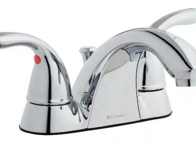 Lot 96-211696 - Glacier Bay
Builders 4 in. Centerset Double Handle Low-Arc Bathroom Faucet in Chrome
New