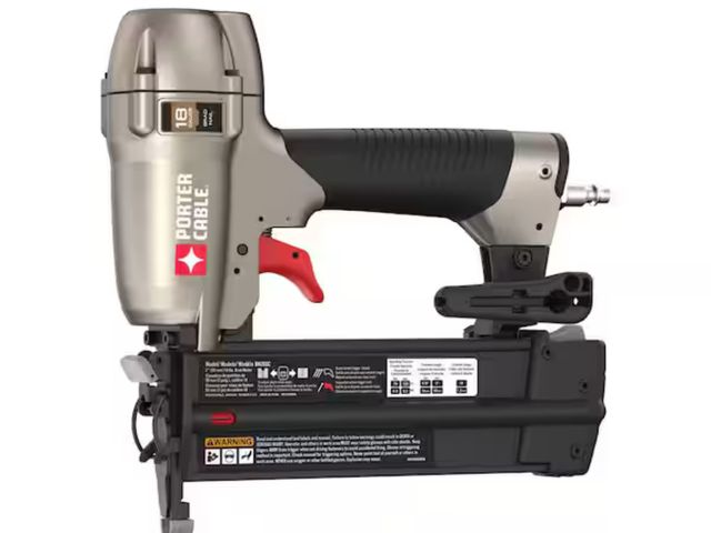 Lot 96-162543 - Porter-Cable 18-Gauge Pneumatic Brad Nailer Kit appears unused
