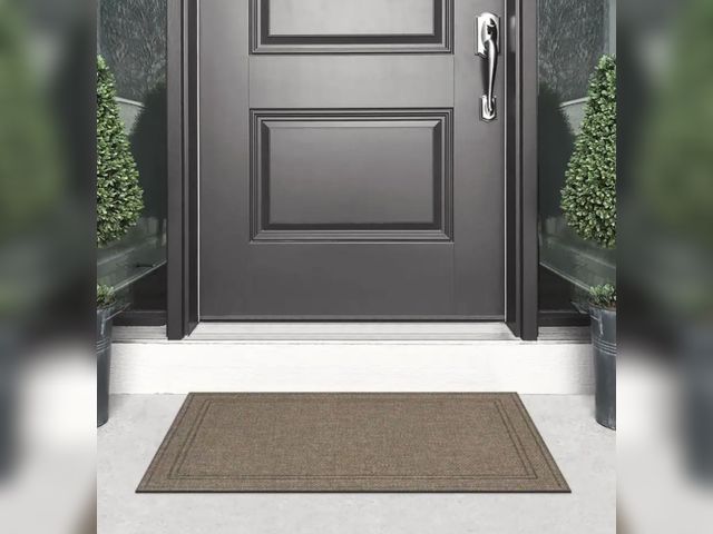 Lot 96-183434 - Trafficmaster Heavy Duty Commercial Mat Wiper Duratex 24 in x 36 in
New