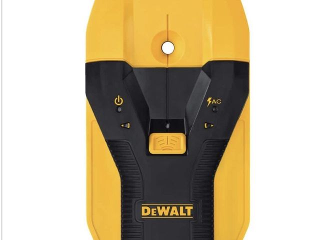 Lot 96-222329 - DEWALT 1-1/2 in. Stud Finder
New