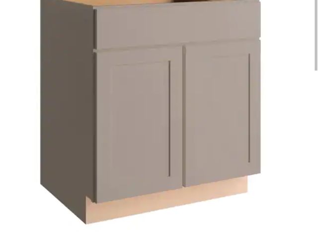 Lot 96-194120 - Hampton Bay Courtland 30 in. W x 24 in. D x 34.5 in. H Assembled Shaker Sink Base Kitchen Cabinet in...