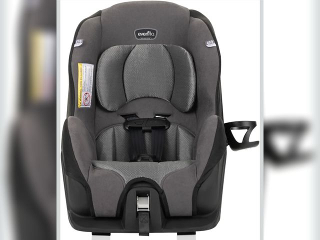 Lot 96-176318 - Evenflo Tribute LX Convertible Car Seat (Saturn Gray)
New