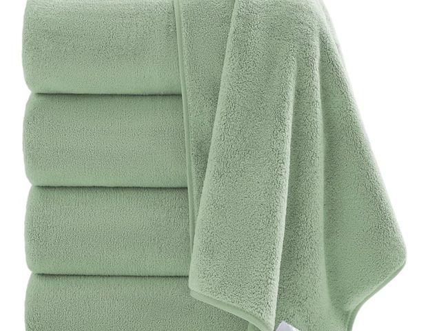 Lot 96-220627 - Jessy Home 4 Pack Light Green Microfiber Bath Towel Set New