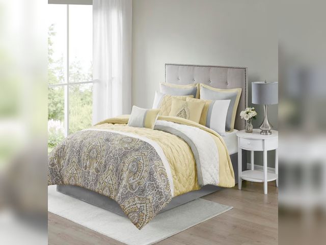 Lot 96-186067 - 510 Design Comforter Set, King Size 
Open box 
Appears Unused