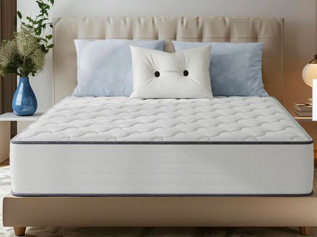 Lot 96-145396 - Hybrid Series King Medium Gel Memory Foam 10 in. Bed-in-a-Box Mattress New MSRP $229