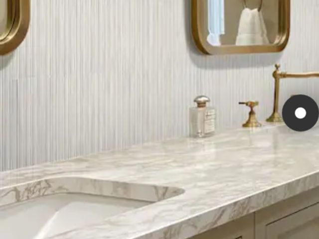 Lot 96-173608 - MSI Princess Bianco Fluted Subway Tile 5 in. x 10 in., Polished Porcelain Wall Tile (8.71 sq. ft./Ca...