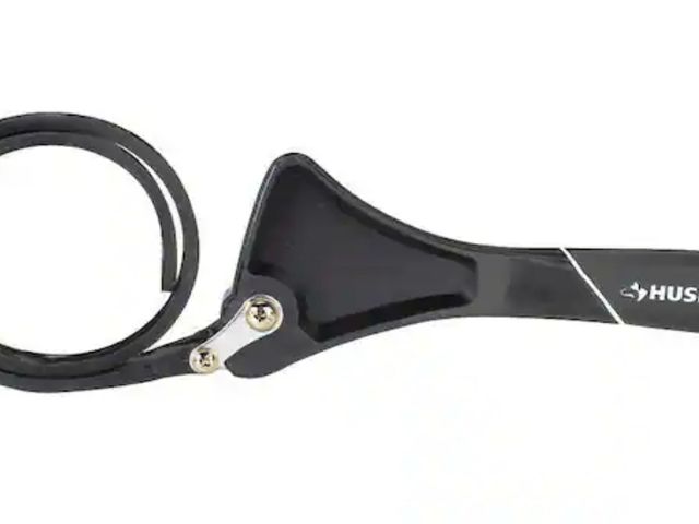 Lot 96-163315 - Husky
24 in. Dual Material Strap Wrench with 8 inch Capacity
New Package Damage