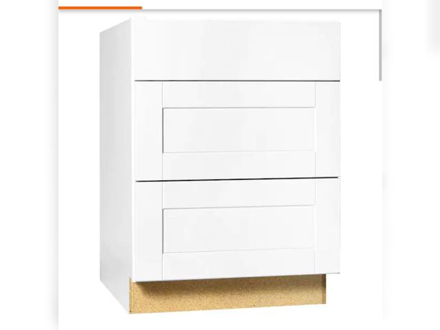 Lot 96-201370 - Hampton Bay Shaker 24 in. W x 24 in. D x 34.5 in. H Assembled 3-Drawer Base Cabinet in Satin White N...