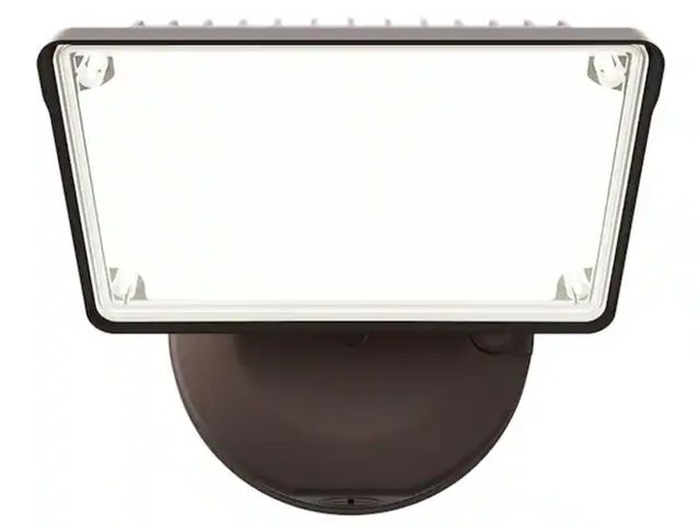 Lot 96-192001 - HALO
TGS 120-Watt 90° Bronze Outdoor Integrated LED Flood Light
Used Untested