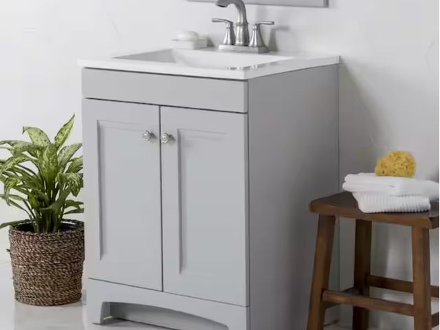 Lot 96-199930 - Glacier Bay
Delridge 25 in. Single Sink Pearl Gray Bath Vanity with White Cultured Marble Top (Assem...