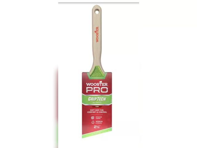 Lot 96-221894 - Wooster 2-1/2 in. GripTech Polyester Angle Sash Brush New