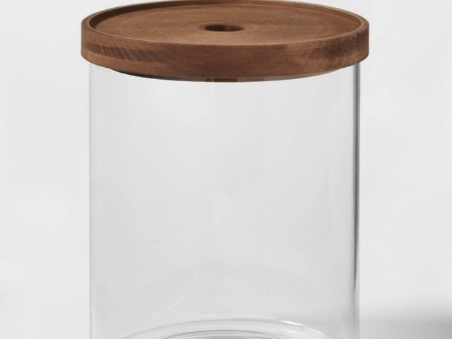 Lot 96-164669 - 105oz Glass Storage Canister with Wood Lid
- Threshold™
New, some residue from sticker