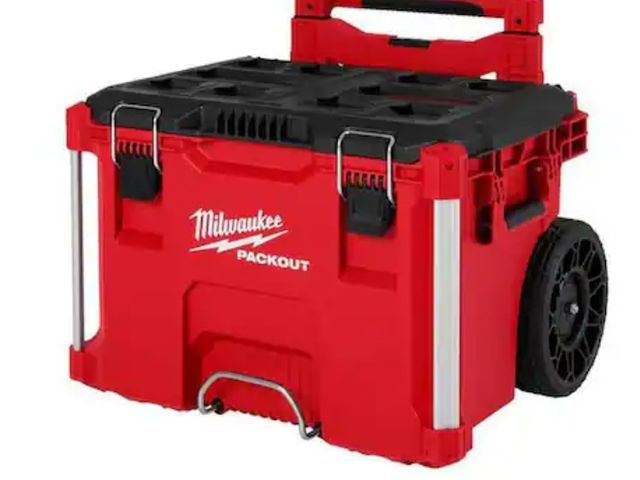 Lot 96-162172 - Milwaukee
PACKOUT 22 in. Rolling Modular Tool Box Low Profile Handle
New / Dusty No Box / Couple Scu...