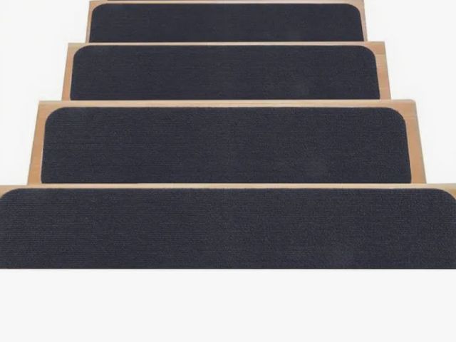 Lot 96-230639 - 4 Pack Self-Adhesive Stair Treads Non-Slip 30x8 Inch, Washable Cut-to-Fit Striped Stair New