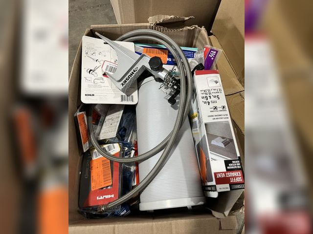 Lot 96-164831 - Mixed box of various Home Depot items, New
