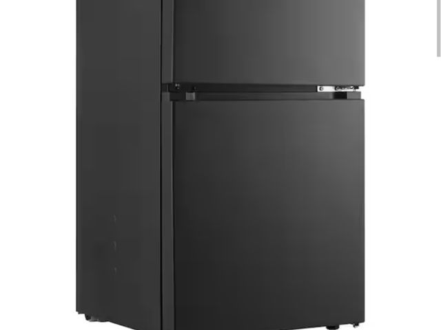 Lot 96-162311 - Vissani 3.1 cu. ft. 2 Door Mini Refrigerator in Black with Freezer, ENERGY STAR New MSRP $199