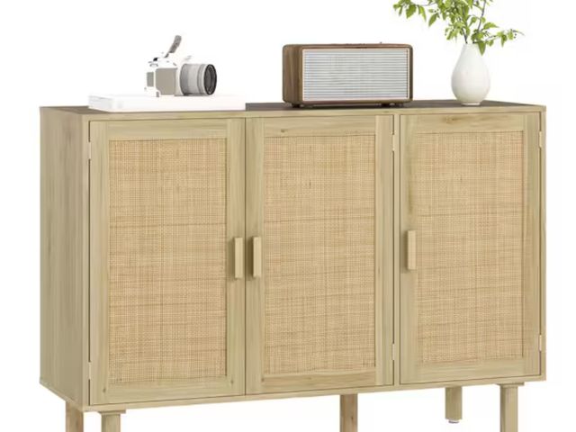 Lot 96-160170 - HOMCOM
Oak Wood 46.9 in. Buffet Sideboard with Rattan Doors
MSRP $124.99
New