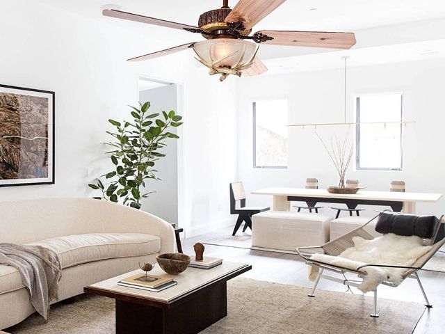 Lot 96-163467 - Antler Rustic Ceiling Fan with Lights and Remote, Modern Chandelier Fan Light, Indoor Cabin Electric...