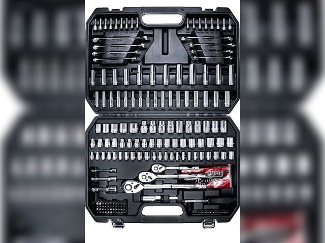 Lot 96-176918 - AMM Mechanics Tool Set, 1/4 in, 3/8 in and 1/2 in Drive socket set, 202 Piece
Appears lightly used