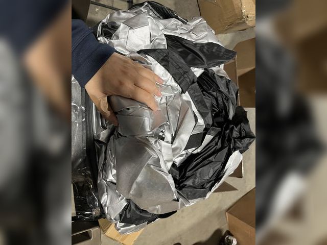 Lot 96-190306 - Possibly a grill cover, size unknown used