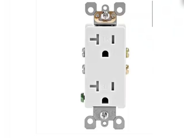 Lot 96-179367 - Leviton 
Decora 20 Amp 125 V Tamper Resistant Duplex Outlet/Receptacle, White (8 Pack) T5825-WMP it ...