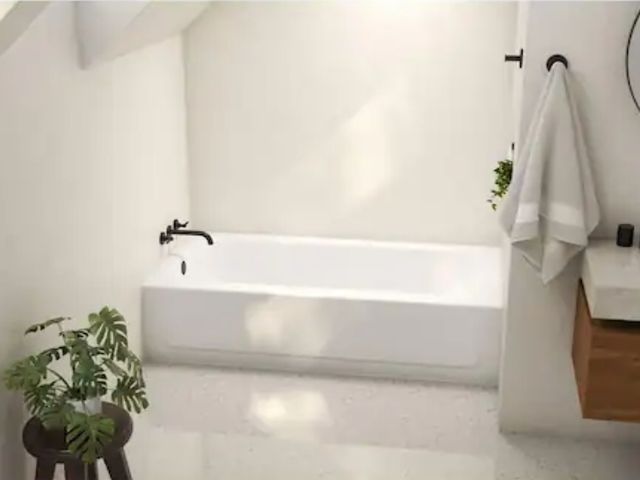 Lot 96-167053 - Bootz Industries
Aloha 60 in. x 30 in. Soaking Bathtub with Left Drain in White
New / Dirty from shi...