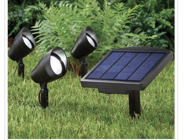 Lot 96-198311 - Hampton Bay Solar 50 Lumens Black
Integrated LED Spotlight with Remote Panel (3-Pack); Weather/Water...