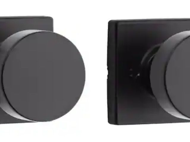 Lot 96-214099 - Kwikset
Pismo Matte Black Hall/Closet Square Door Knob
New