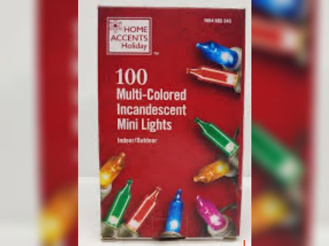 Lot 96-165303 - Home Accents Holiday 100 Multi Incandescent Christmas Lights

New