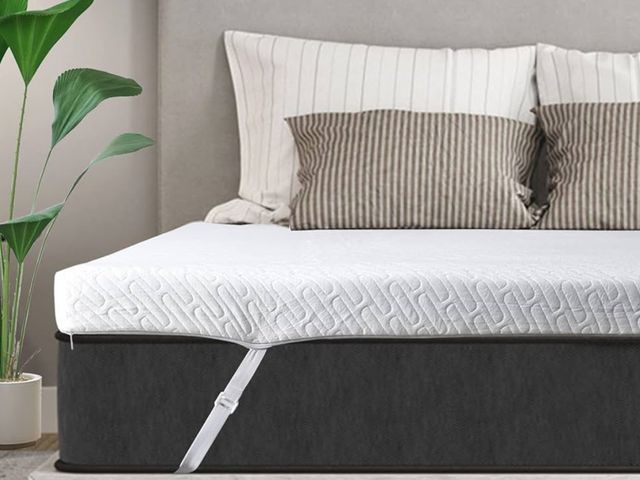 Lot 96-170096 - 3 Inch Gel Memory Foam Mattress Topper Twin Size High Density Cooling Pad Pressure Relief Bed Topper...