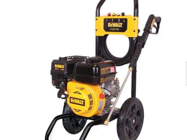 Lot 96-166811 - DEWALT 3100 PSI 2.3 GPM Cold Water Gas Pressure Washer with 163cc Engine new MSRP $359