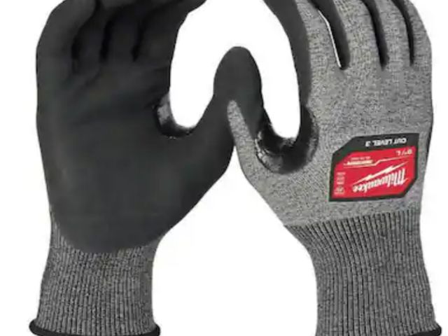 Lot 96-191484 - Milwaukee
Large High Dexterity Cut Level 3 Resistant Nitrile Dipped Outdoor and Work Gloves
9"/L
New