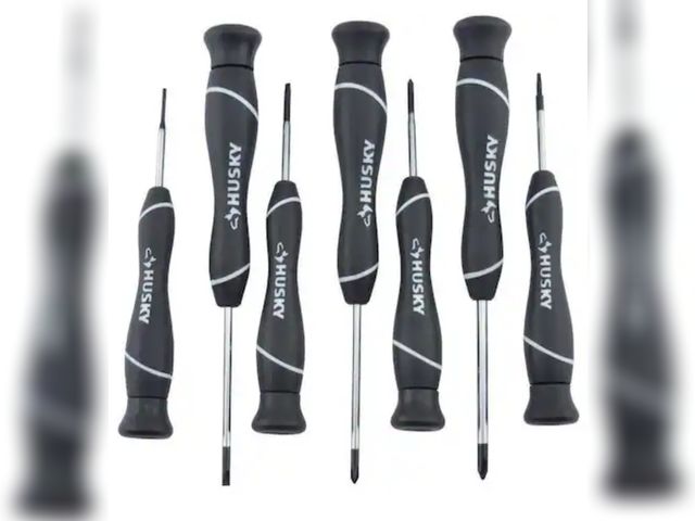 Lot 96-191860 - Husky
Precision Screwdriver Set (7-Piece)
Missing 1 
New