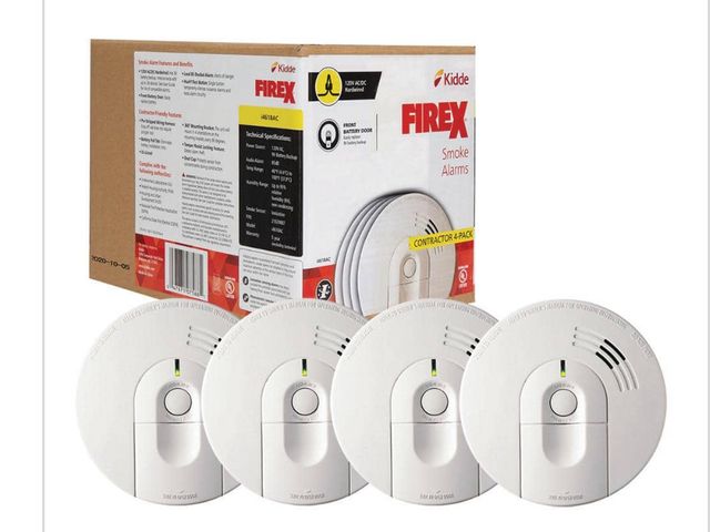 Lot 96-192440 - Kidde Firex 4-Pack Hardwired
Smoke Detector with lonization Sensor New