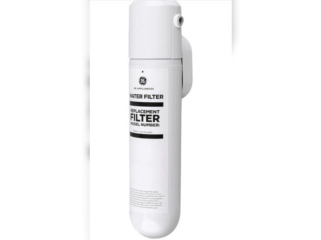 Lot 96-182412 - GE Single Stage Under Sink Water Filtration System, Reduces 95+ Impurities Including Lead, Chlorine,...