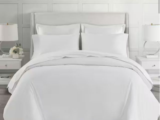 Lot 96-174311 - Madison Park 500 Thread Count Egyptian Cotton 4-Piece White Cotton Queen Sheet Set New