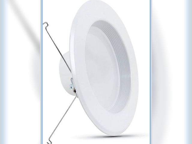 Lot 96-179913 - Feit Recessed Downlight Retrofit Kit 5-6 Inch 2700K 925 Lumen 6-Pack
New