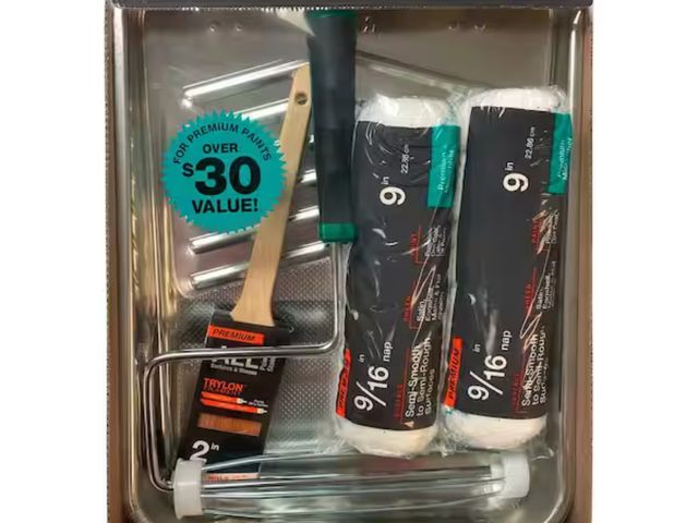 Lot 96-164751 - Metal Tray/Microfiber Paint Applicator Kit
New missing paint brush