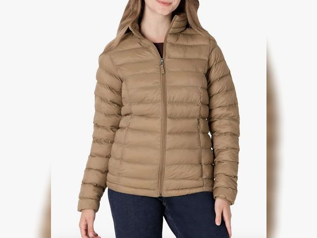 Lot 96-166250 - Amazon Essentials Women's Lightweight Long-Sleeve Water-Resistant Packable Puffer Jacket Size Small
...