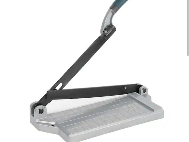 Lot 96-211306 - Anvil 12 in. Luxury Vinyl Tile (LVT) Cutter Lightly used untested