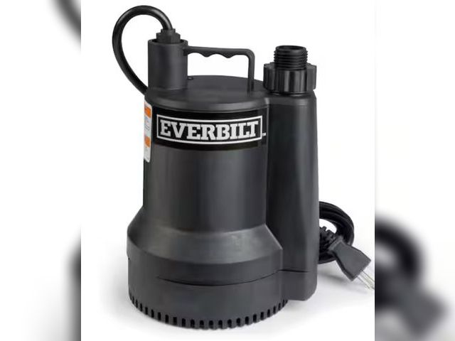 Lot 96-162223 - Everbilt
1/6 HP Plastic Submersible Utility Pump

Used .
