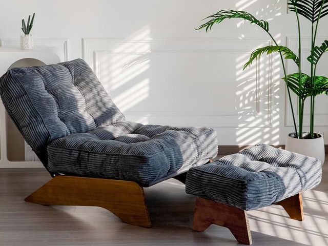 Lot 96-179579 - MAXYOYO Accent Chair with Ottoman Adjustable Backrest, Tufted Living Room Chair Upholstered Lounge C...