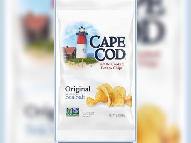 Lot 96-197499 - 6 5 oz Bags of Cape Cod, Kettle Cooked Potato Chips Original Sea Salt, 5 Ounce
Dated October 11, 202...