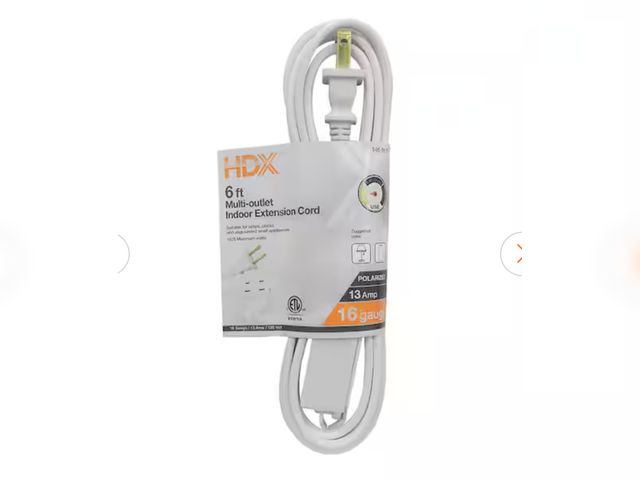Lot 96-173785 - HDX 6 ft. 16/2 Light Duty Indoor Multi-Outlet Extension Cord, White New